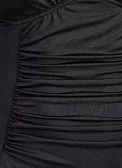 Badeanzug mit V-Ausschnitt und Ringdetail