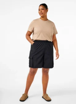 Basic-T-Shirt aus Baumwolle mit Rundhalsausschnitt