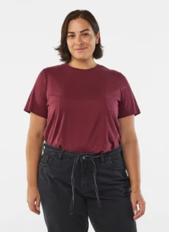 Basic-T-Shirt aus Baumwolle mit Rundhalsausschnitt.