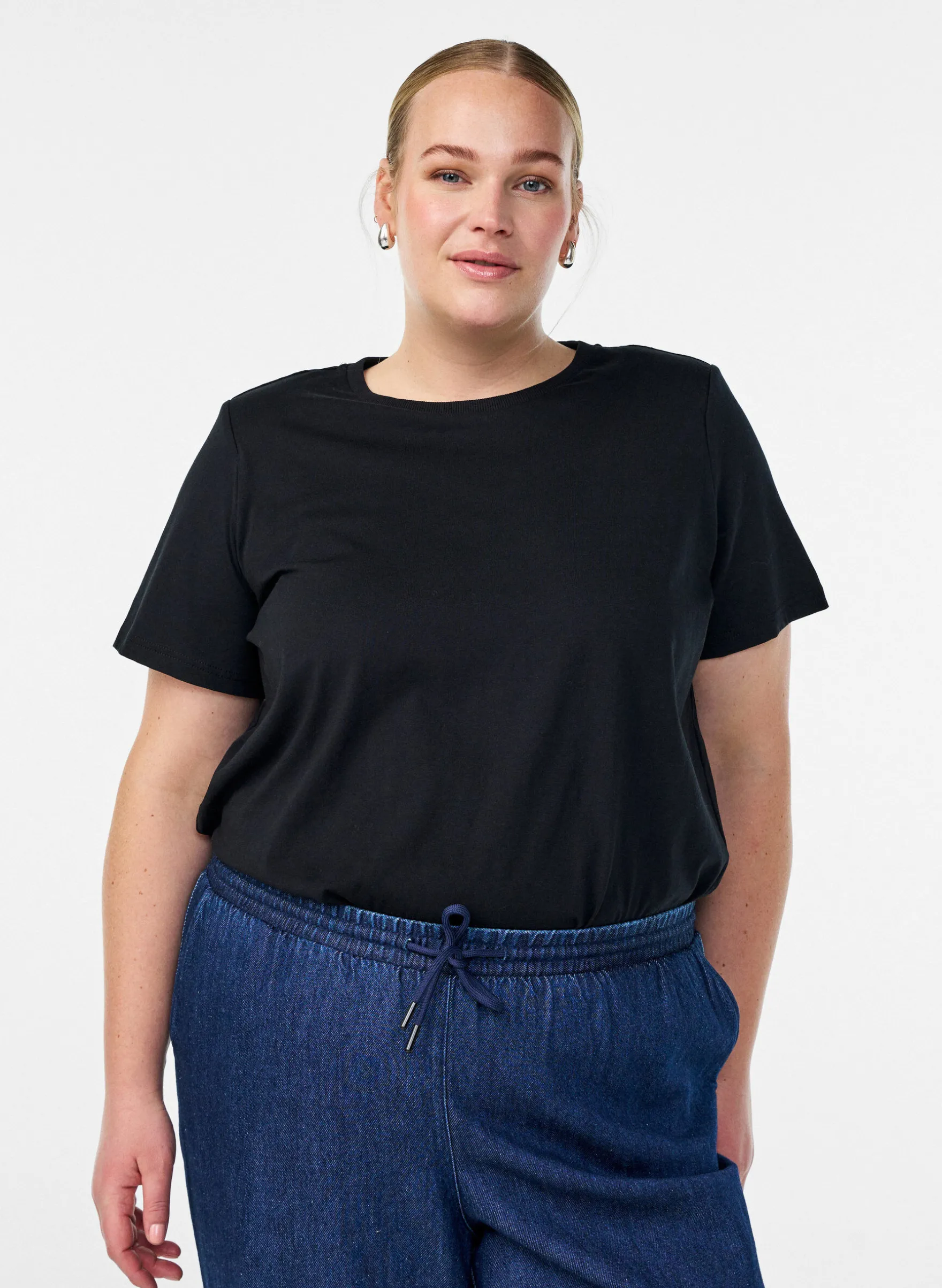 Basic-T-Shirt aus Baumwolle mit Schulterpolstern