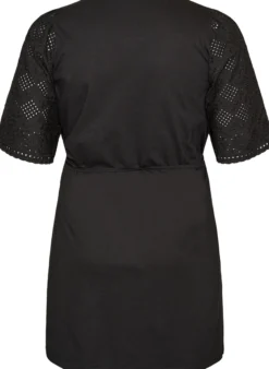 Baumwollkleid mit Broderie-Anglaise-Ärmeln und Bindegürtel
