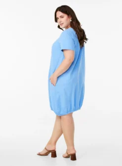 Baumwollkleid mit kurzen Ärmeln