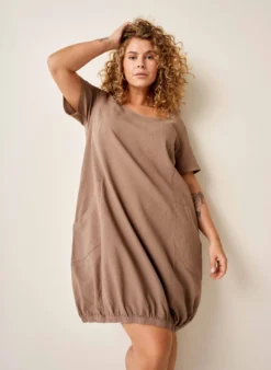Baumwollkleid mit kurzen Ärmeln