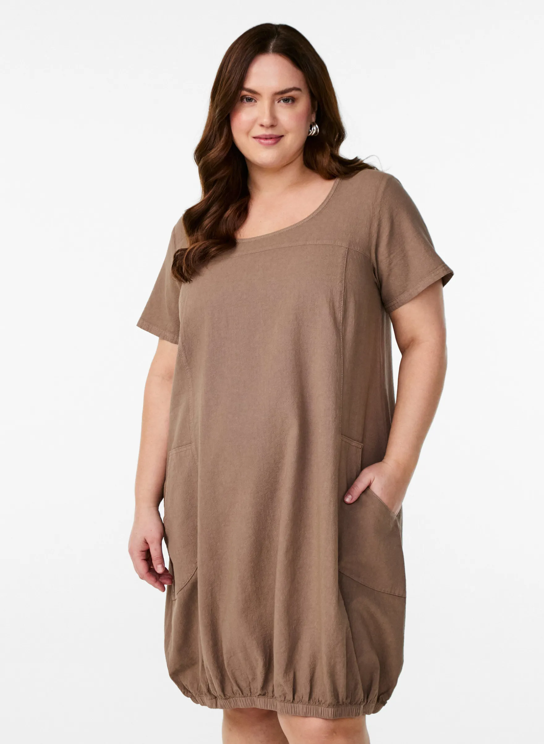 Baumwollkleid mit kurzen Ärmeln
