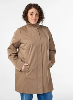 Übergangsjacke mit Taschen und hohem Kragen