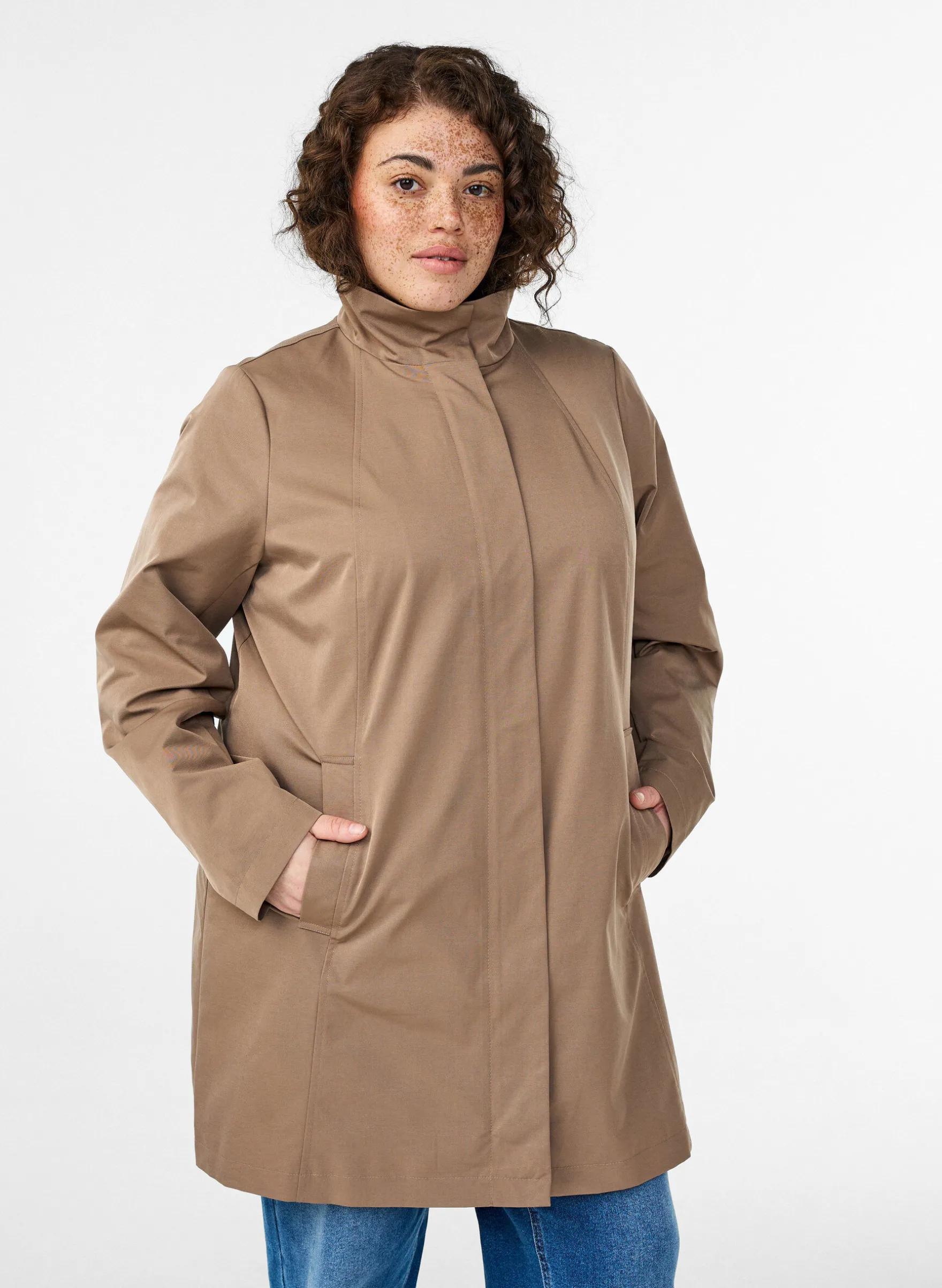 Übergangsjacke mit Taschen und hohem Kragen