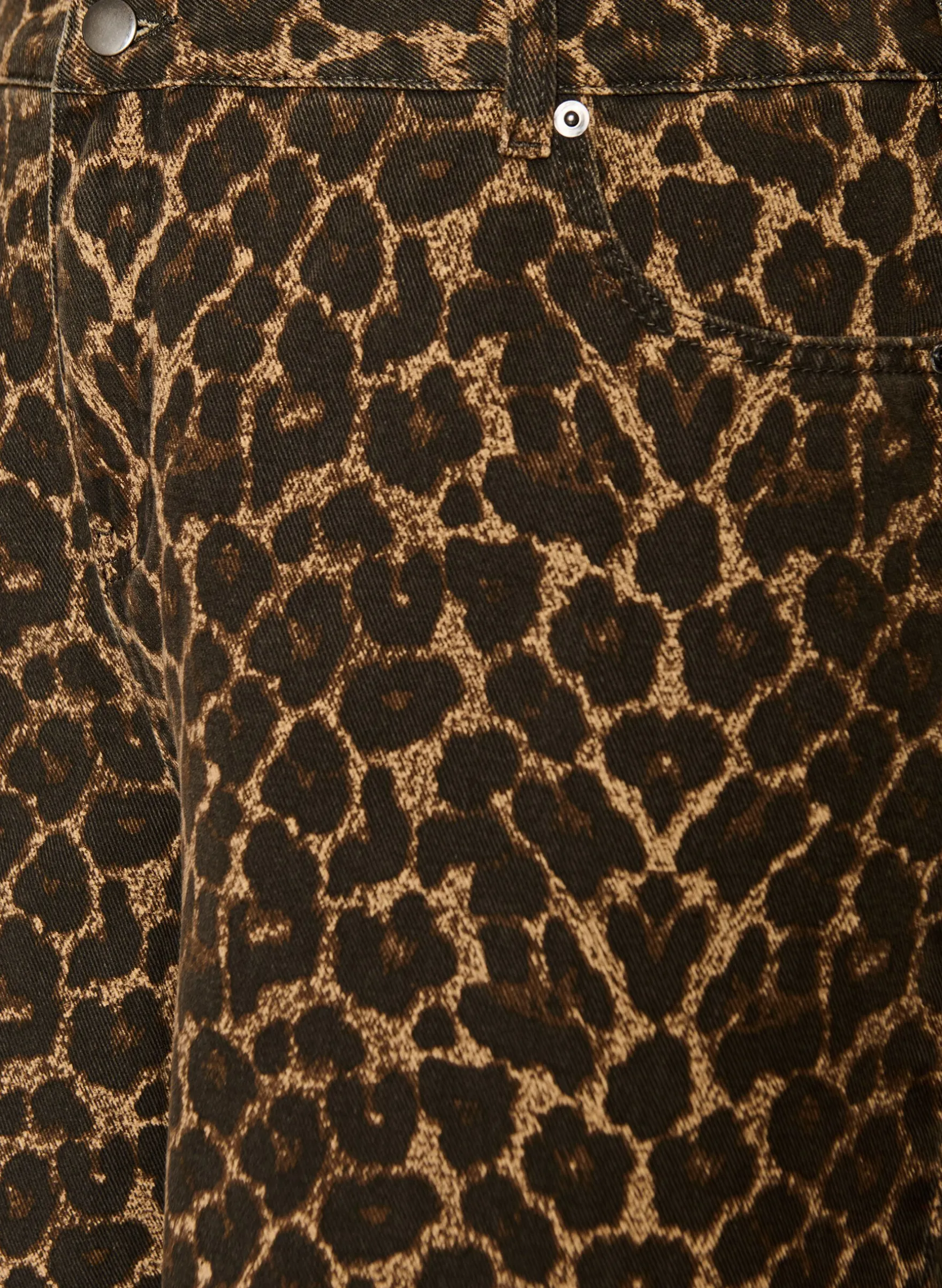 Bermuda Shorts aus Denim mit Leopardenmuster