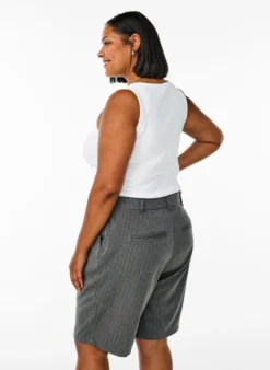 Bermuda-Shorts mit Nadelstreifen und lockerer Passform