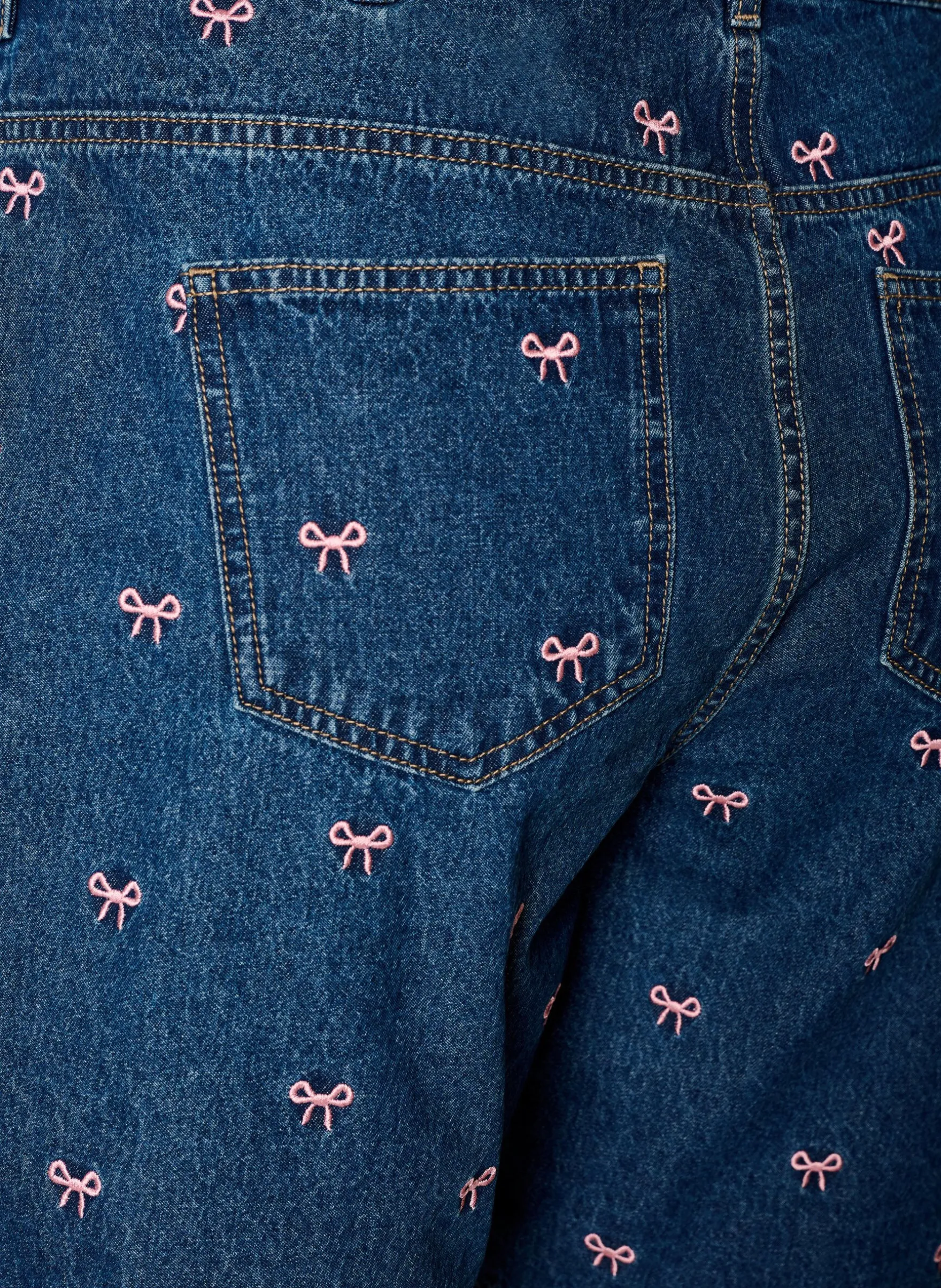 Bestickte Denimshorts