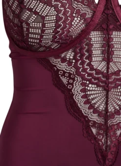 Bügel-Spitzenbody mit Trägerdetails