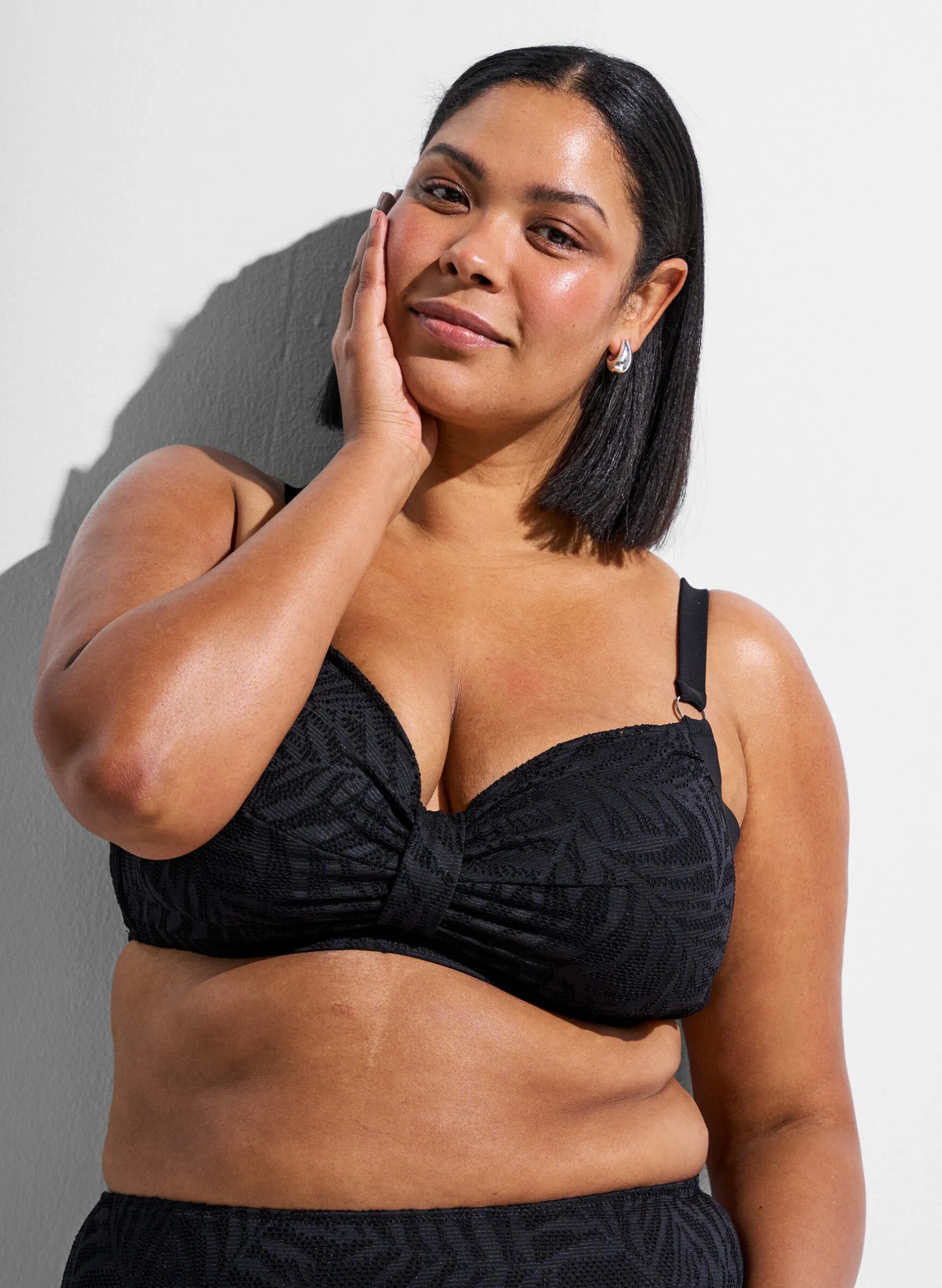 Bikini Top aus strukturiertem Mesh mit herausnehmbaren Einlagen