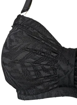 Bikini Top aus strukturiertem Mesh mit herausnehmbaren Einlagen