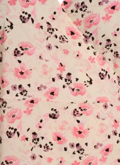 Blumiges Wickelkleid mit kurzen Ärmeln