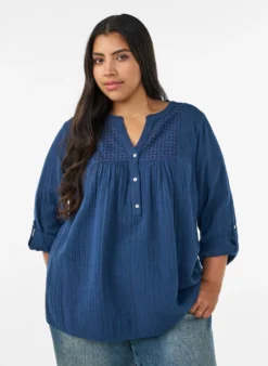 Bluse aus Baumwollmusselin mit Lochstickerei