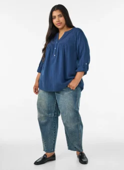 Bluse aus Baumwollmusselin mit Lochstickerei