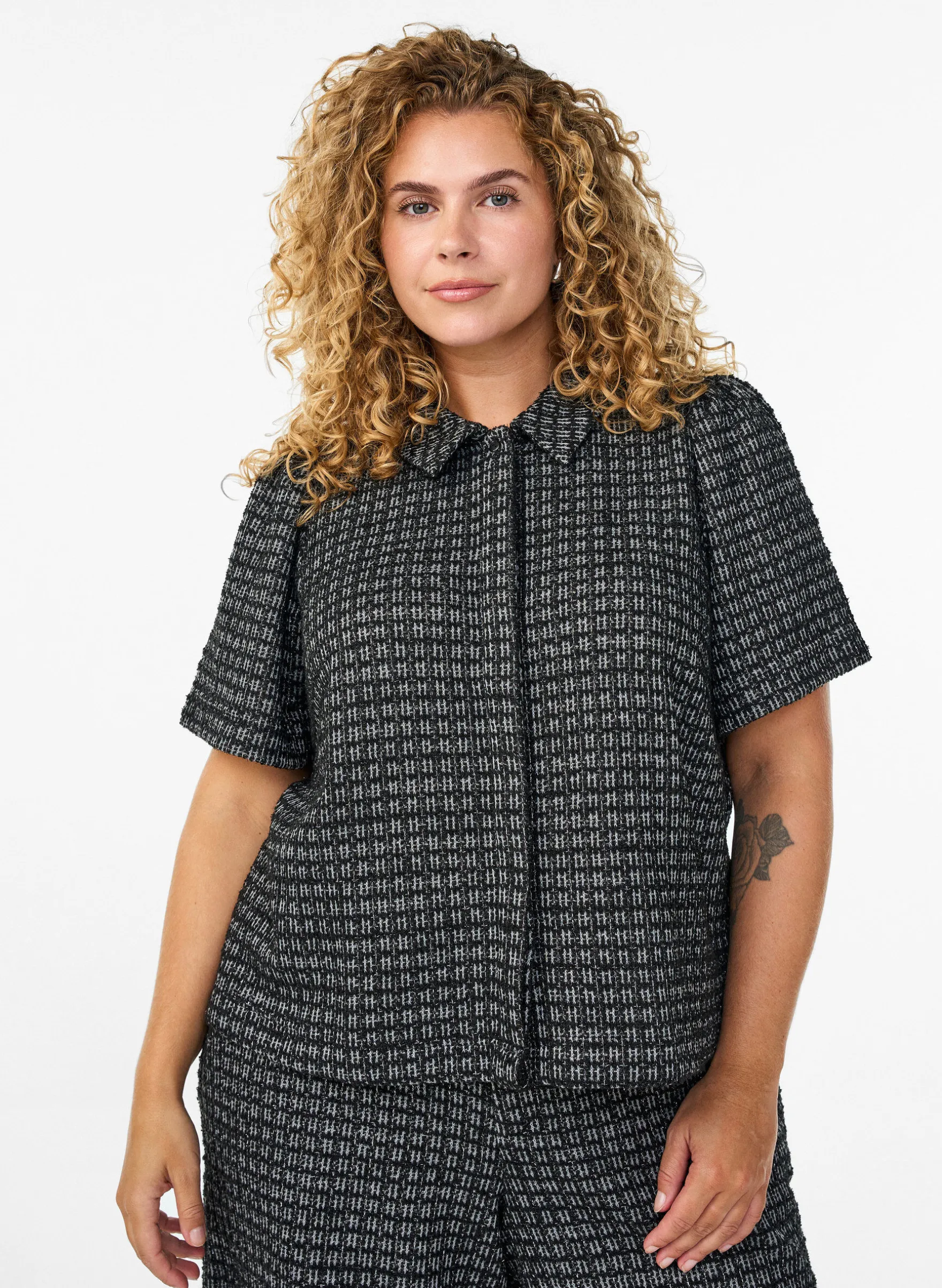 Bluse aus Bouclé mit kurzen Ärmeln