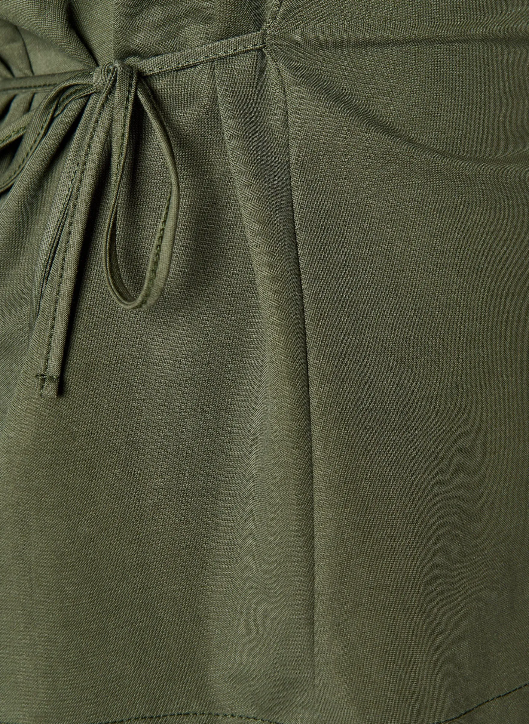 Bluse aus einer Baumwollmischung mit V-Ausschnitt und Bindeband