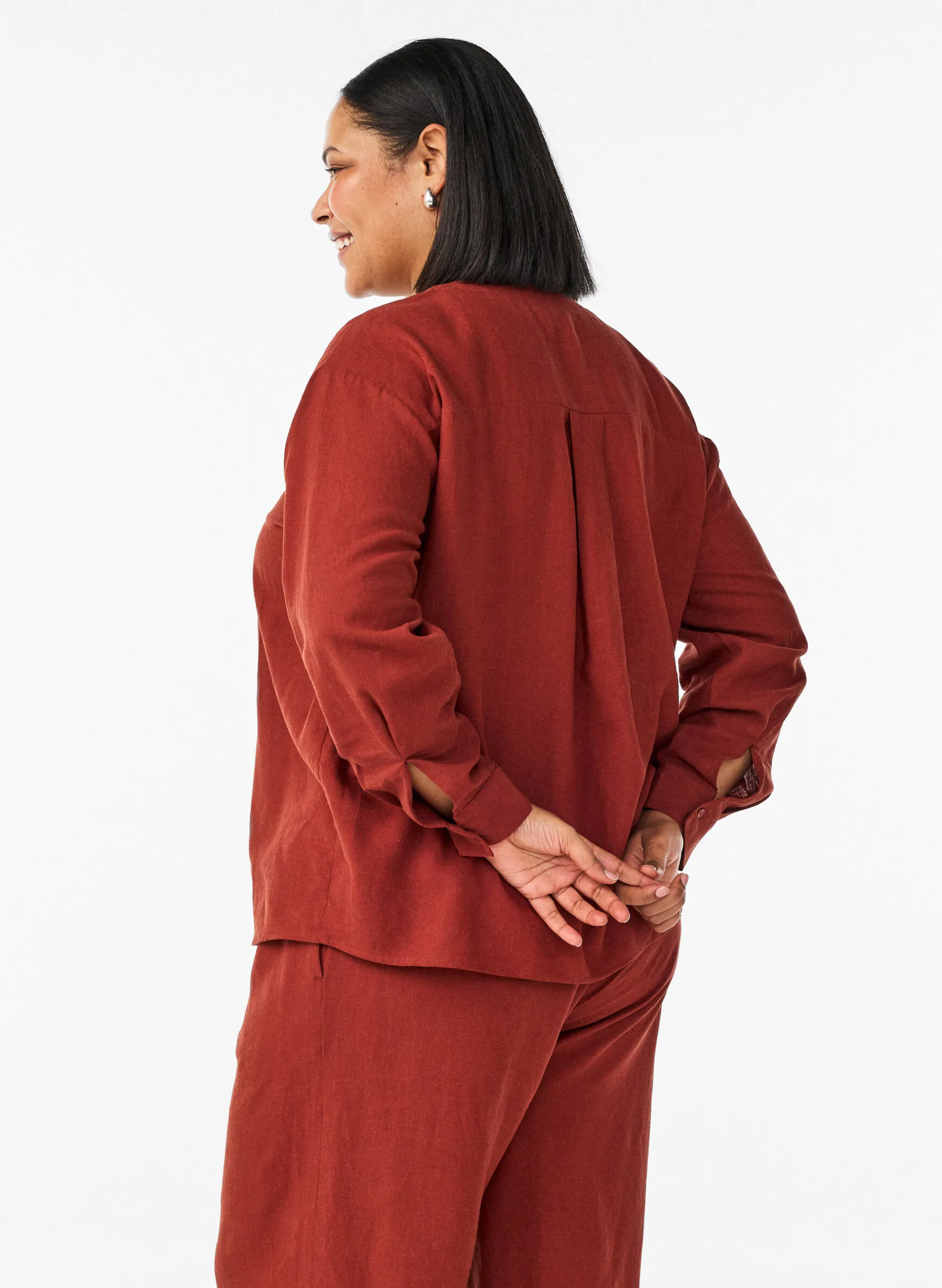 Bluse aus Leinen und Viskose mit V-Ausschnitt