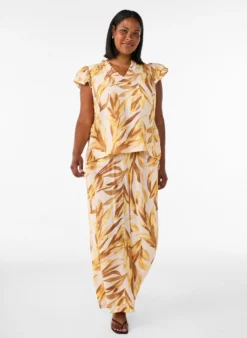 Bluse aus Viskose mit Blätterprint und Rüschendetails