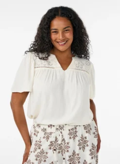 Bluse aus Viskose mit Broderie Anglaise