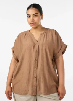 Bluse aus Viskose mit Knöpfen und Struktur