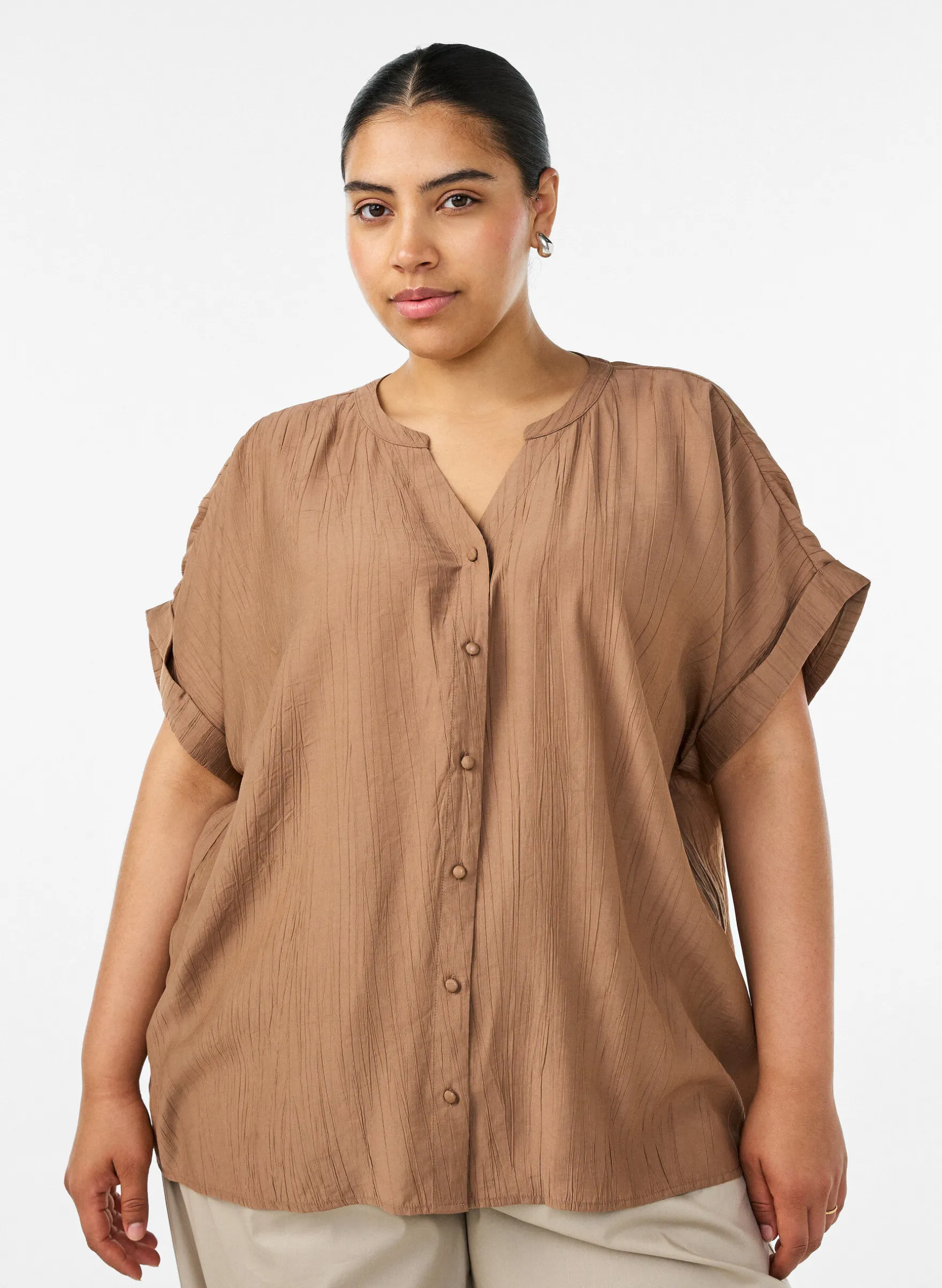 Bluse aus Viskose mit Knöpfen und Struktur