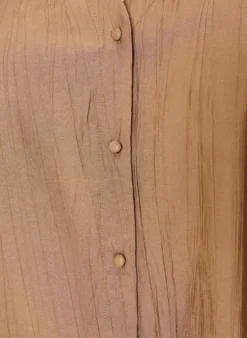Bluse aus Viskose mit Knöpfen und Struktur