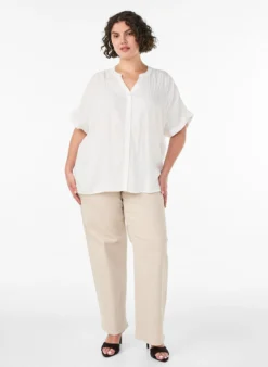 Bluse aus Viskose mit kurzen Ärmeln und Raffdetails
