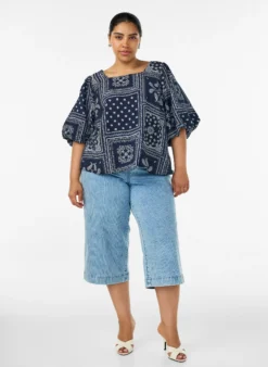 Bluse aus Viskose mit Paisleymuster und Ballonärmeln