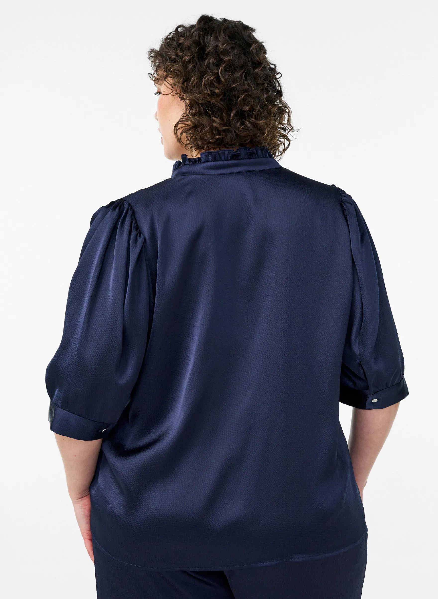 Bluse in Satin-Optik mit 1/2-Ärmeln und Rüschenkragen