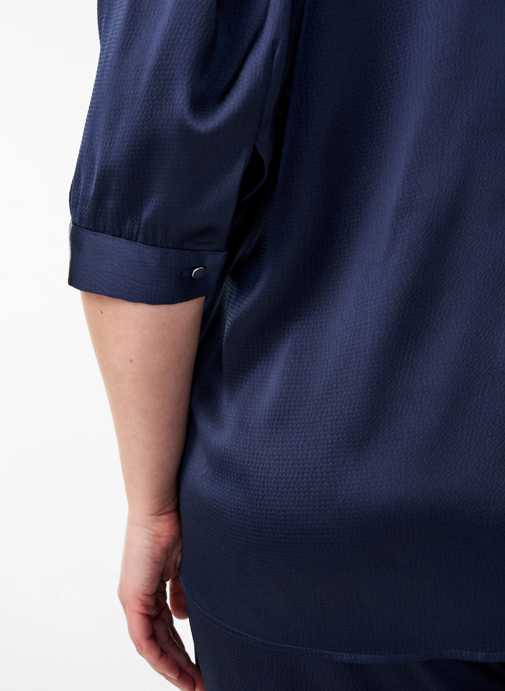 Bluse in Satin-Optik mit 1/2-Ärmeln und Rüschenkragen