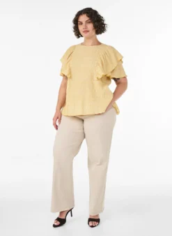 Bluse mit gesmokter Textur und Rüschenärmeln
