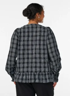 Bluse mit Karomuster und Rüschendetails