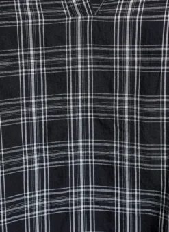 Bluse mit Karomuster und Rüschendetails