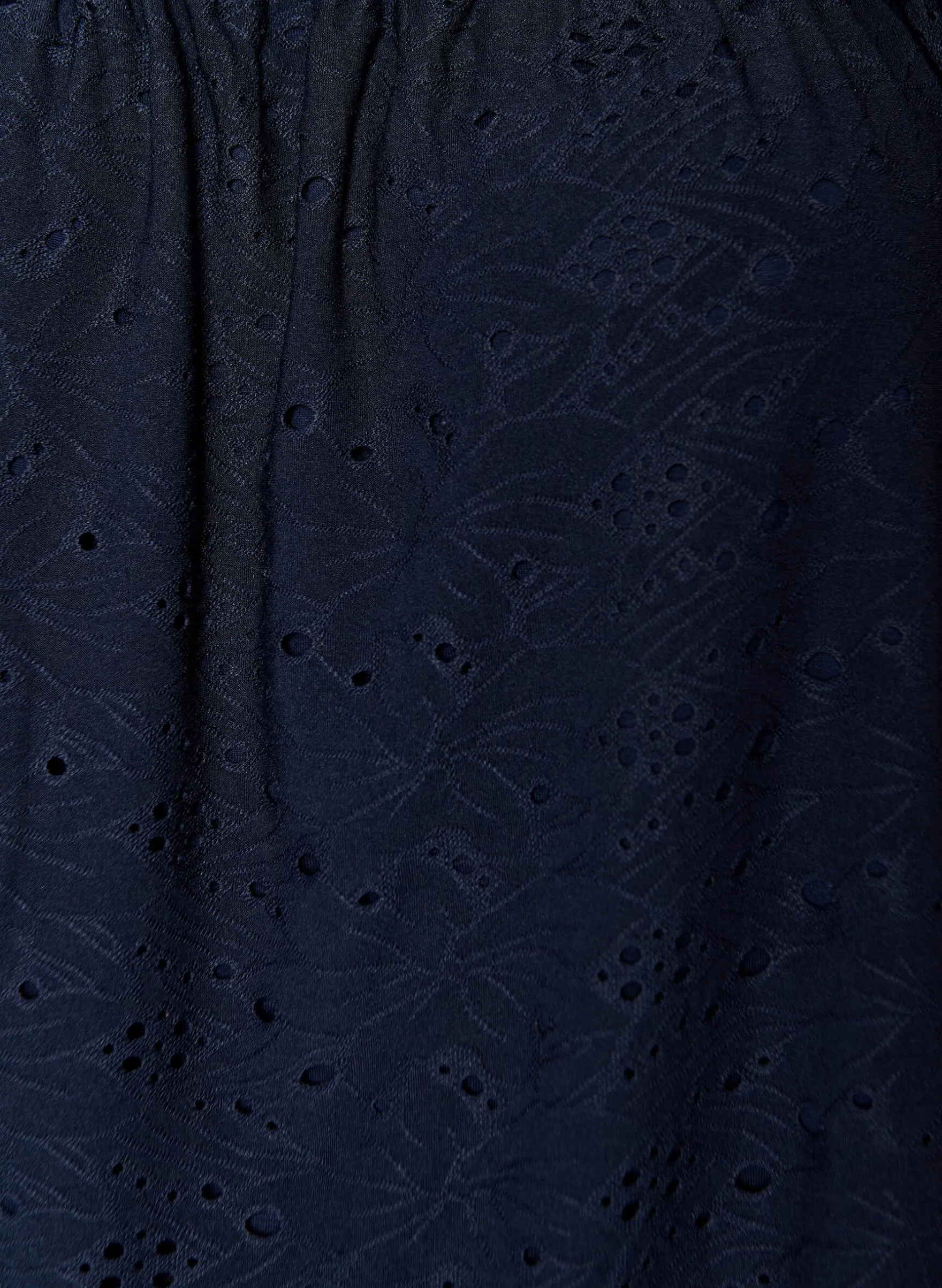 Bluse mit kurzen Puffärmeln und Lochmuster
