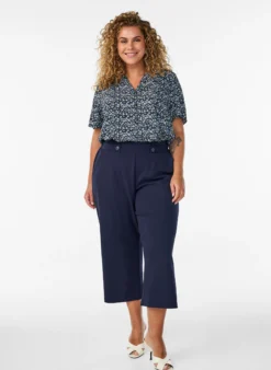 Bluse mit kurzen Ärmeln und V-Ausschnitt