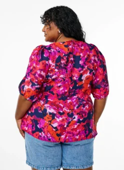 Bluse mit 1/2 Ärmeln und einem farbenfrohen Print