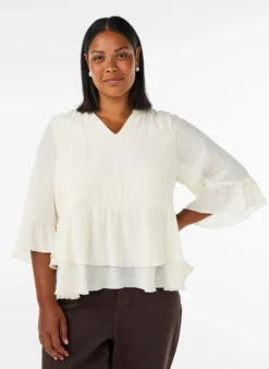 Bluse mit 3/4-Ärmeln und Rüschendetails