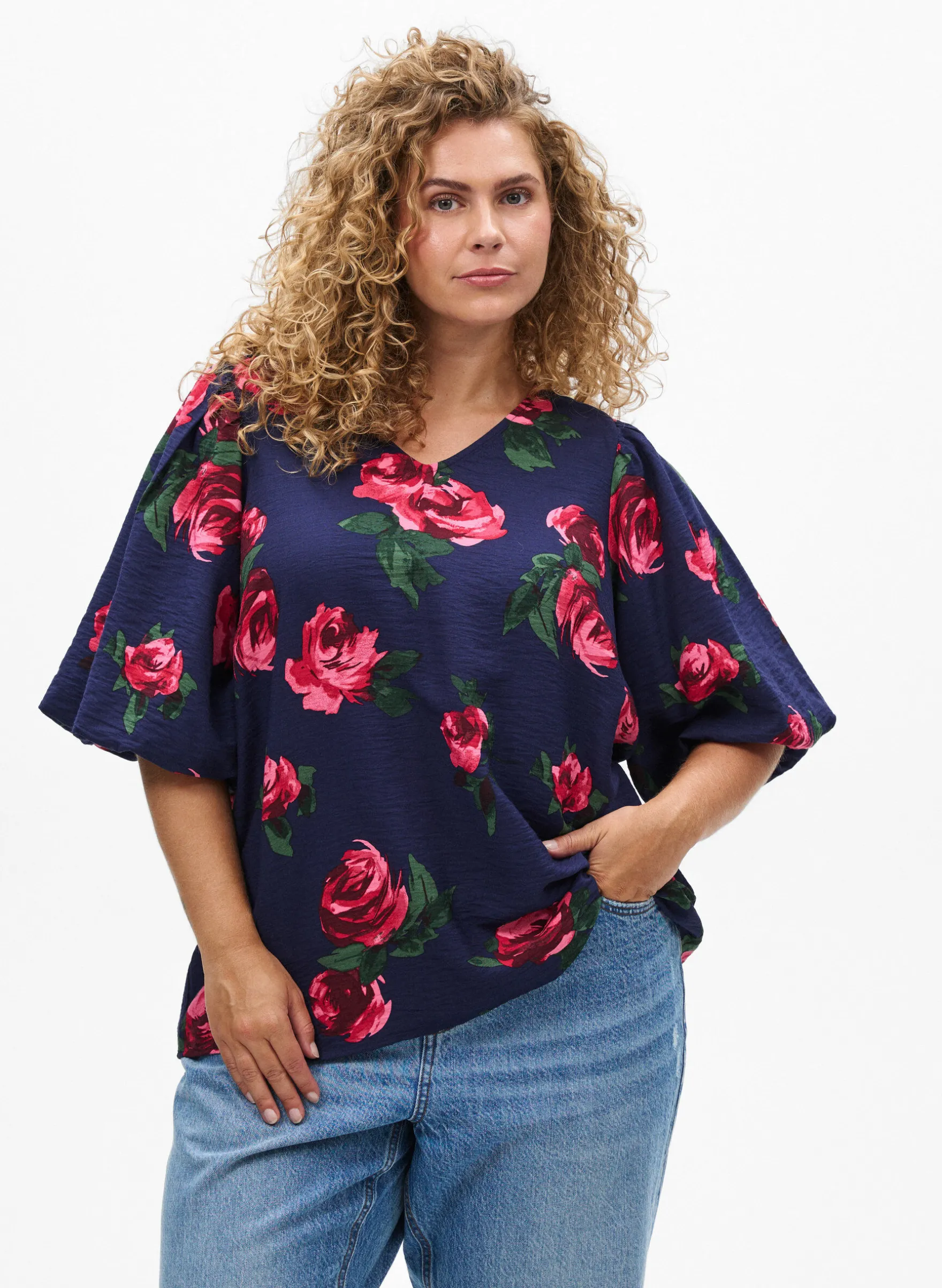 Bluse mit Rosenprint und kurzen Ballonärmeln