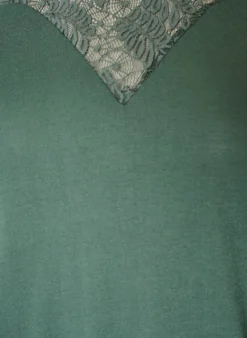 Bluse mit Spitzeneinsatz und Ballonärmeln