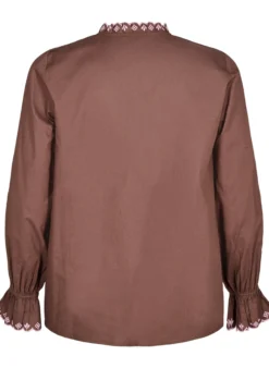 Bluse mit Stickerei und Rüschendetails