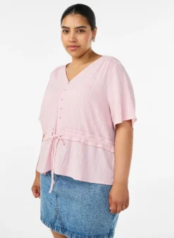 Bluse mit Struktur und Taillenbindung