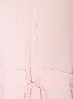 Bluse mit Struktur und Taillenbindung