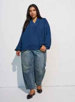 Bluse mit V-Ausschnitt und Häkelband