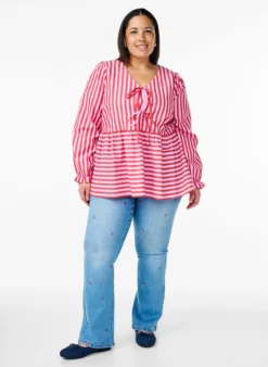 Bootcut Jeans mit gestickten Blumen