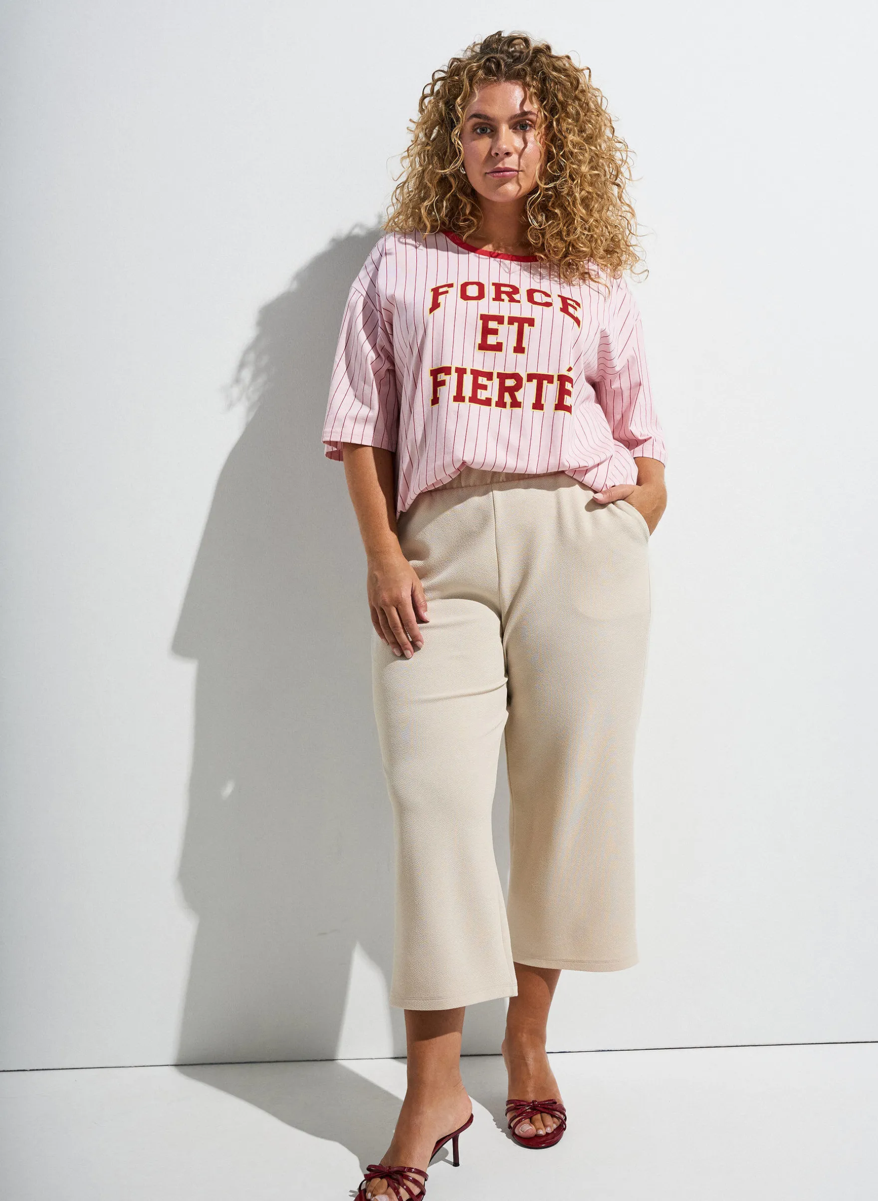 Boxy T-Shirt mit Streifen und Statement-Print