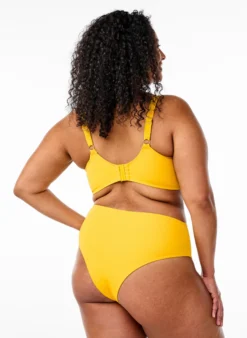 Brazilian Bikini-Slip mit normaler Taille