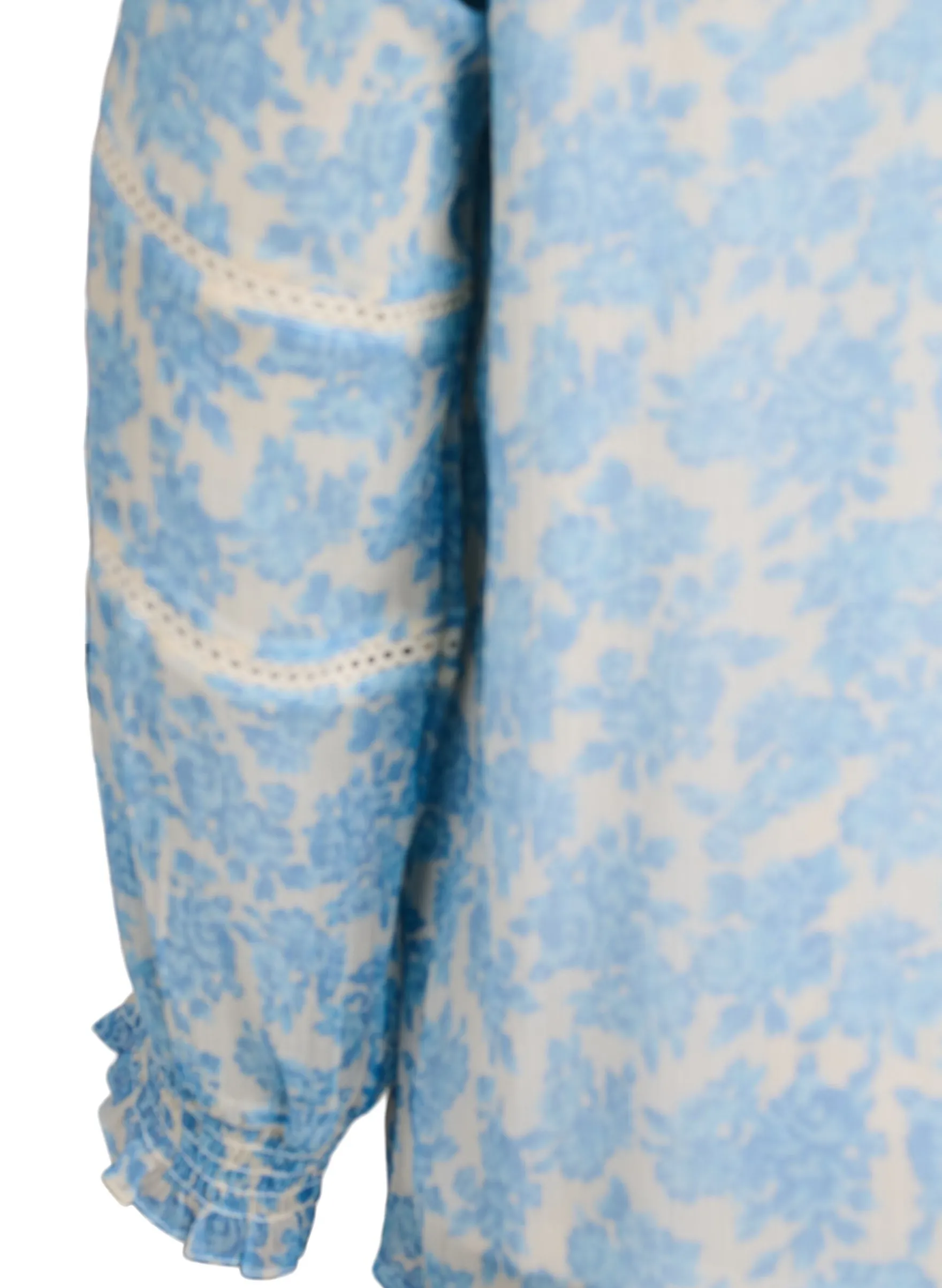 Chiffonbluse mit Blumenprint und Häkelborte