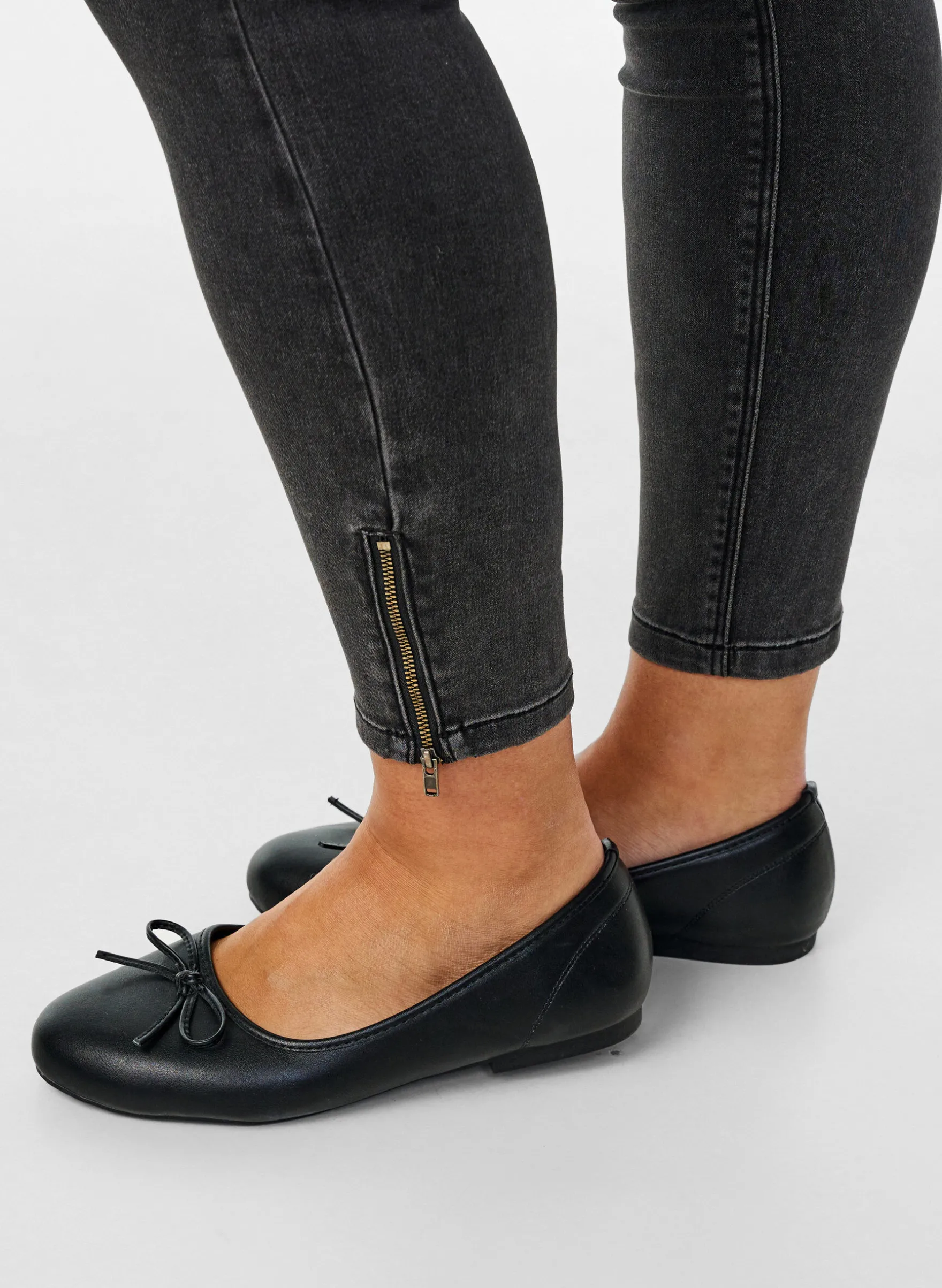 Cropped Amy Jeans mit Reißverschluss