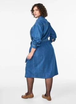 Denim-Hemdkleid mit Bindegürtel und Seitentaschen
